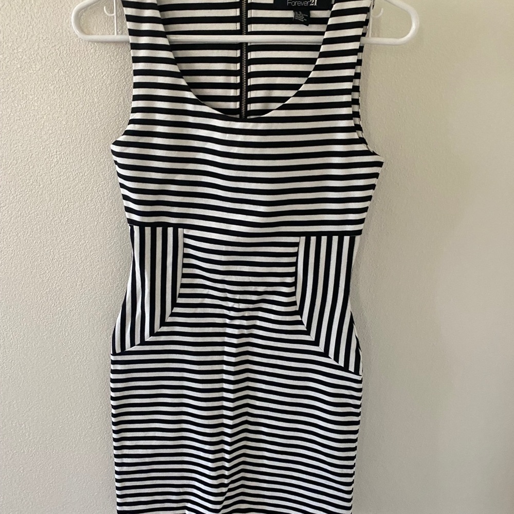 Black and White Stripped Bodycon Dress